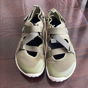 NWOT Vivo Barefoot Tracker Sandals Olive EU 40